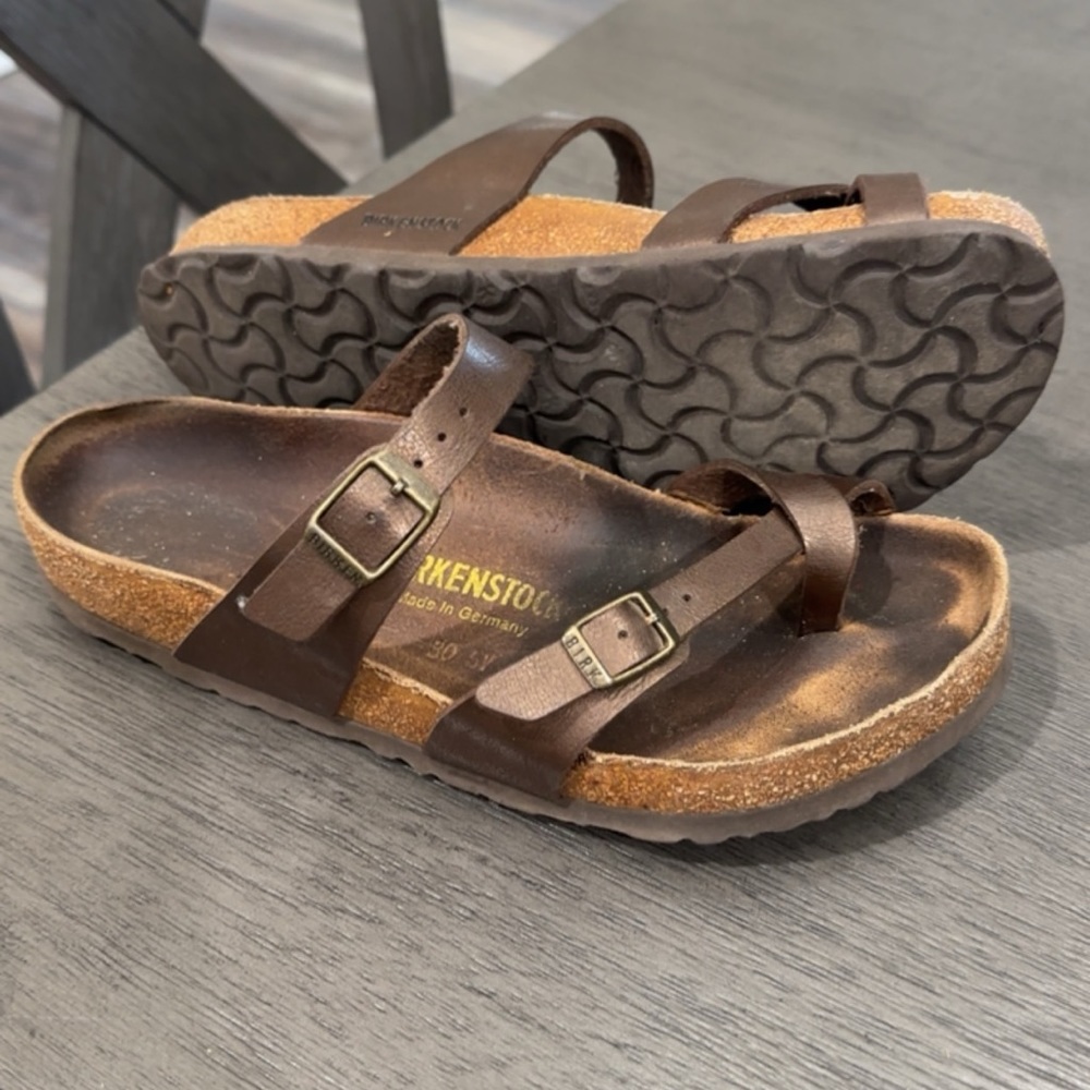 Women’s Birkenstock Mayari, hard to find dark bronze color, size 39 - (8-81/2)